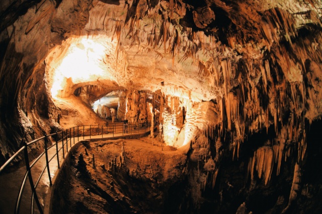 Postojna cseppkőbarlang