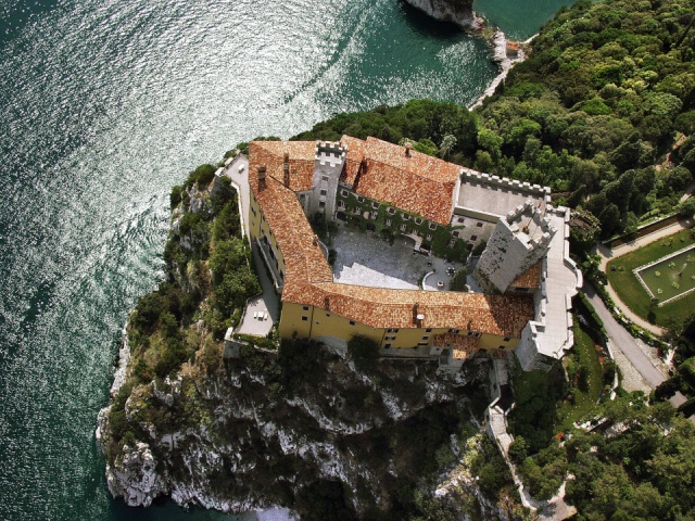 Duino kastély